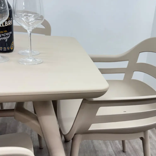 JUEGO DE COMEDOR 6 SILLAS: Mesa + 2 sillas c/brazos + 4 sillas s/brazos - Imagen 6